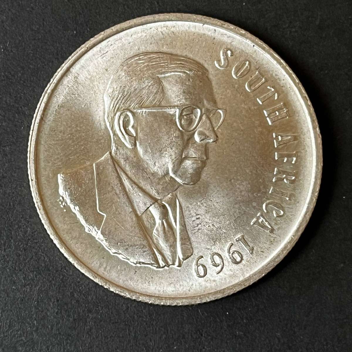  1969 South Africa 1 Rand  80% Silver  Coat of Arms