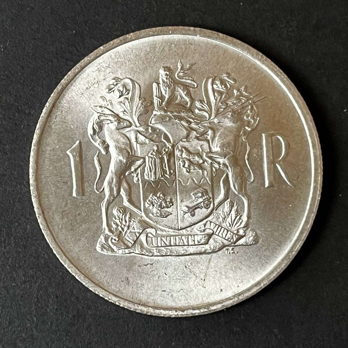  1969 South Africa 1 Rand  80% Silver  Coat of Arms