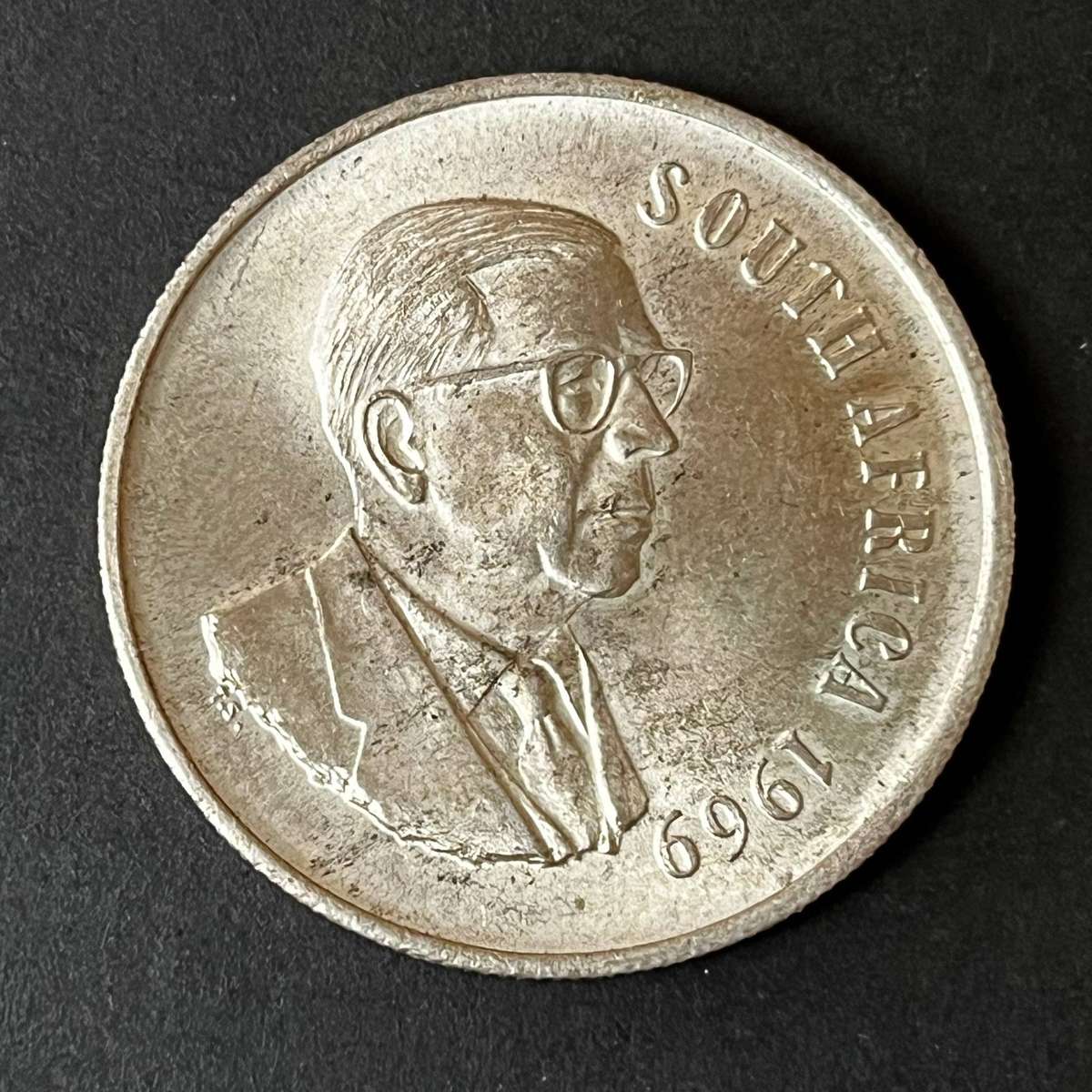  1969 South Africa 1 Rand  80% Silver  Coat of Arms
