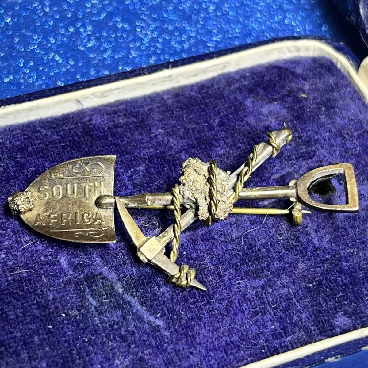  Gold South African Mining Brooch / 9ct Shovel & Pick