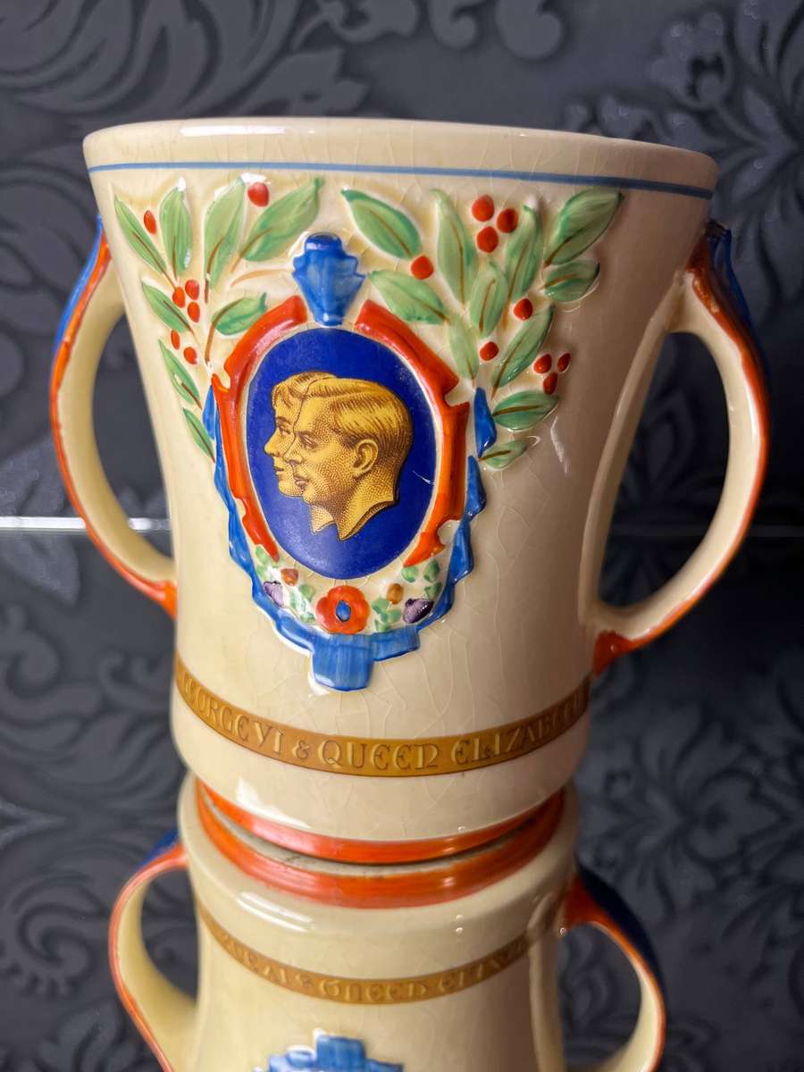  1937 Coronation Loving Cup  King George VI & Queen Elizabeth  Musical Commemorative  England