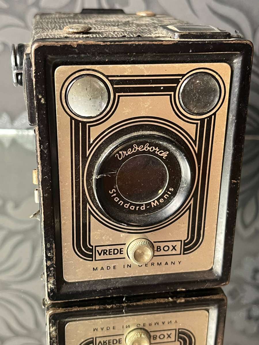 Standard-Menis box camera - vintage German collectible