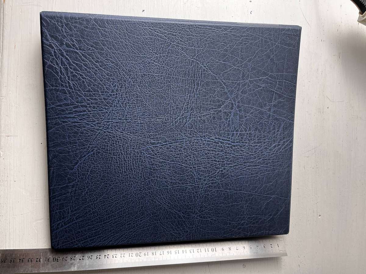 4-Ring Coin / Banknote Album Binder with Plastic Pocket Pages 30cm