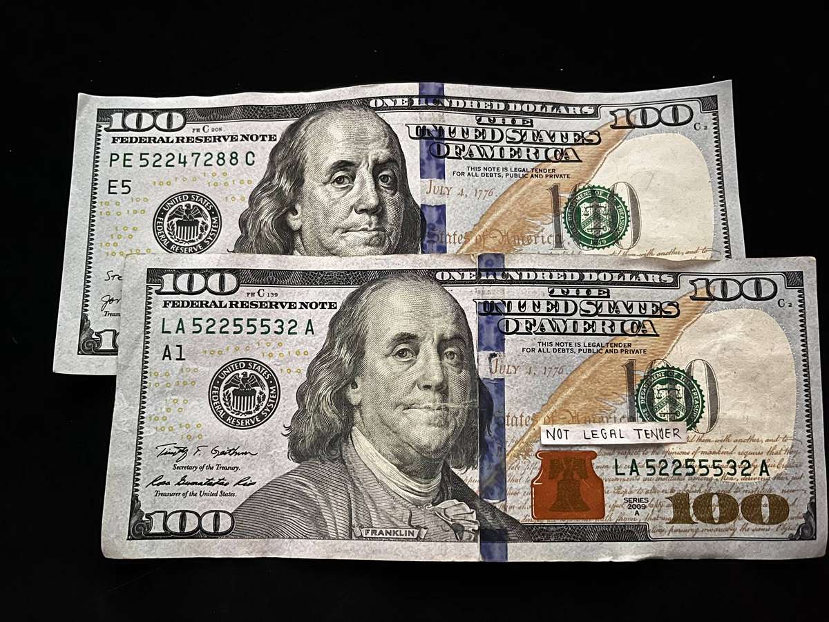 USA $100 Banknotes (2x)  Federal Reserve Notes  Circulated  See Photos