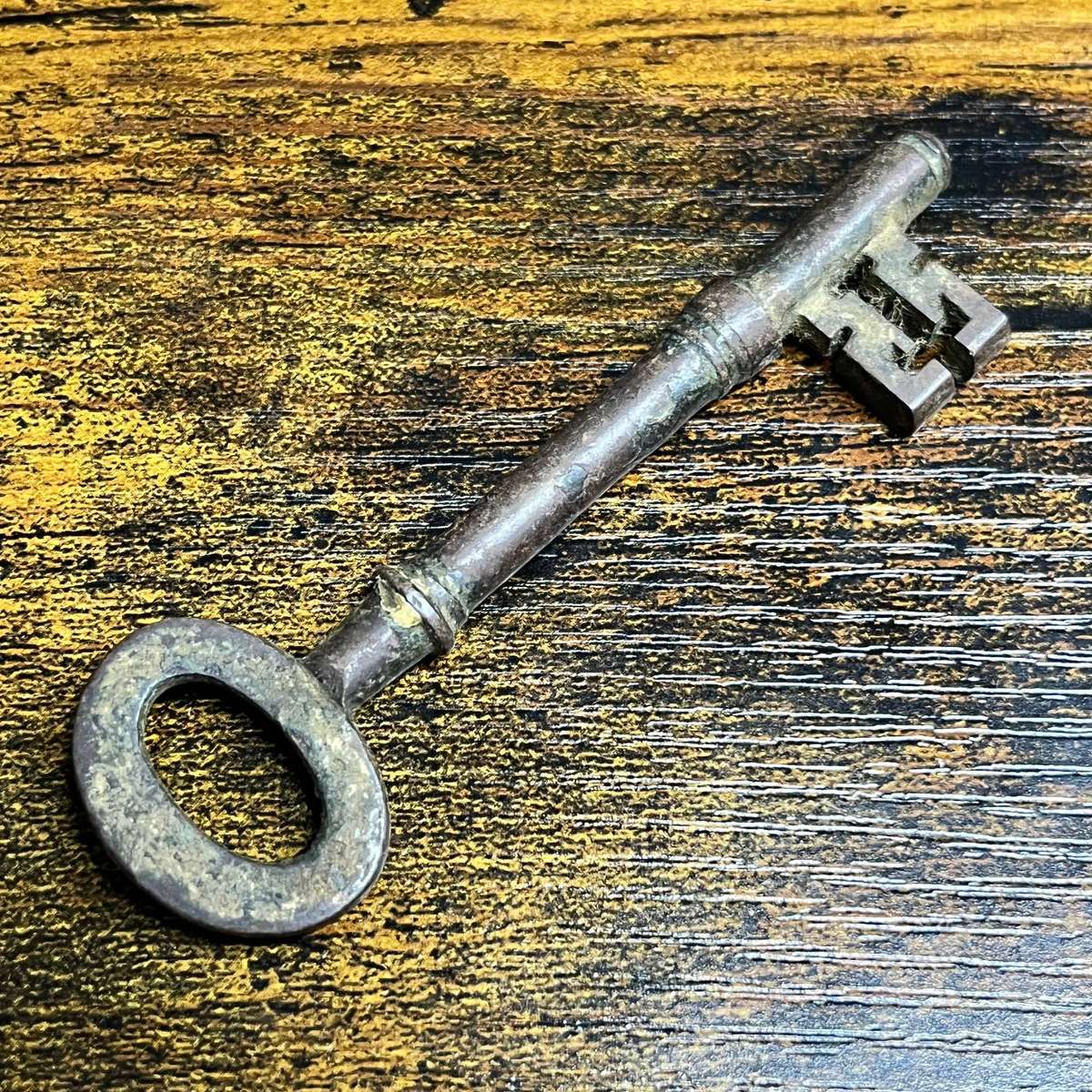 Large Antique Skeleton Key  Ornate Double-Bit Iron Key  Approx. 9cm