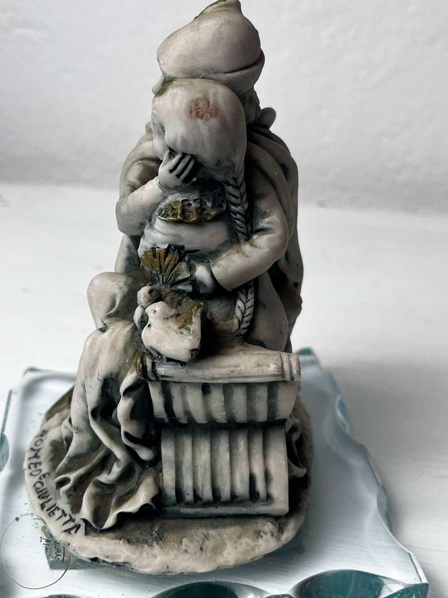 Vintage Romeo and Juliet Figurine on Glass Base 10cm
