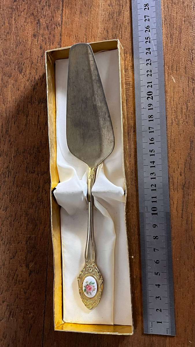 Vintage Cake Server Gold Plated Porcelain Handle Floral Design Boxed