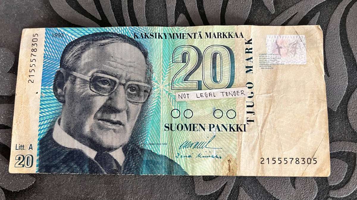 Finland 1993 20 Markkaa Banknote  Väinö Linna Litt A  Circulated