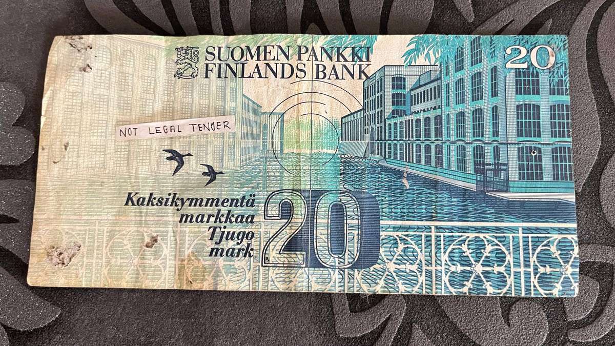 Finland 1993 20 Markkaa Banknote  Väinö Linna Litt A  Circulated