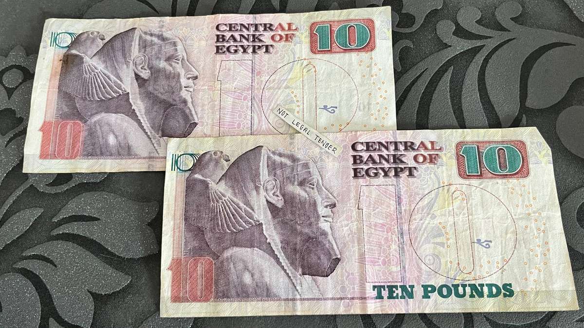Egypt 10 Pounds Banknotes x2