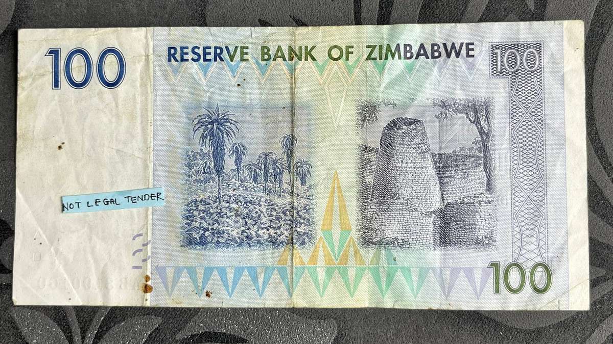 Zimbabwe 100 Dollars Banknote 2007 | Dr G. Gono