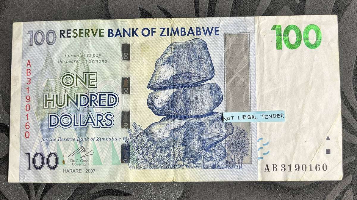 Zimbabwe 100 Dollars Banknote 2007 | Dr G. Gono