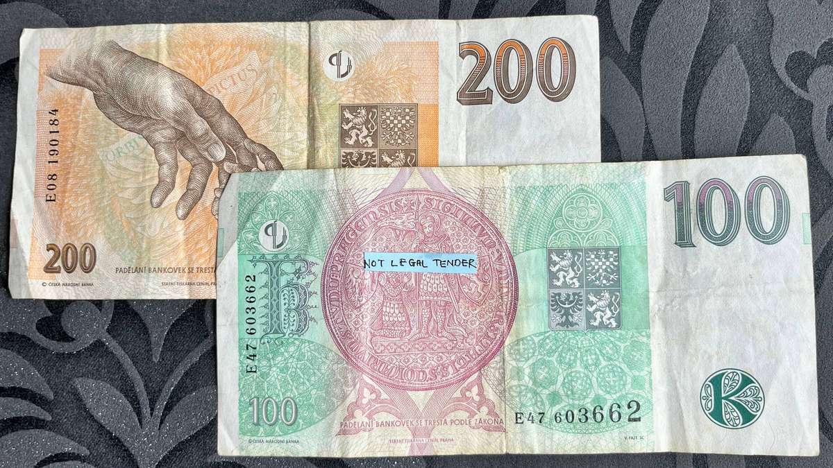 Czech Republic 100 & 200 Korun Banknotes Set Karel IV & Comenius