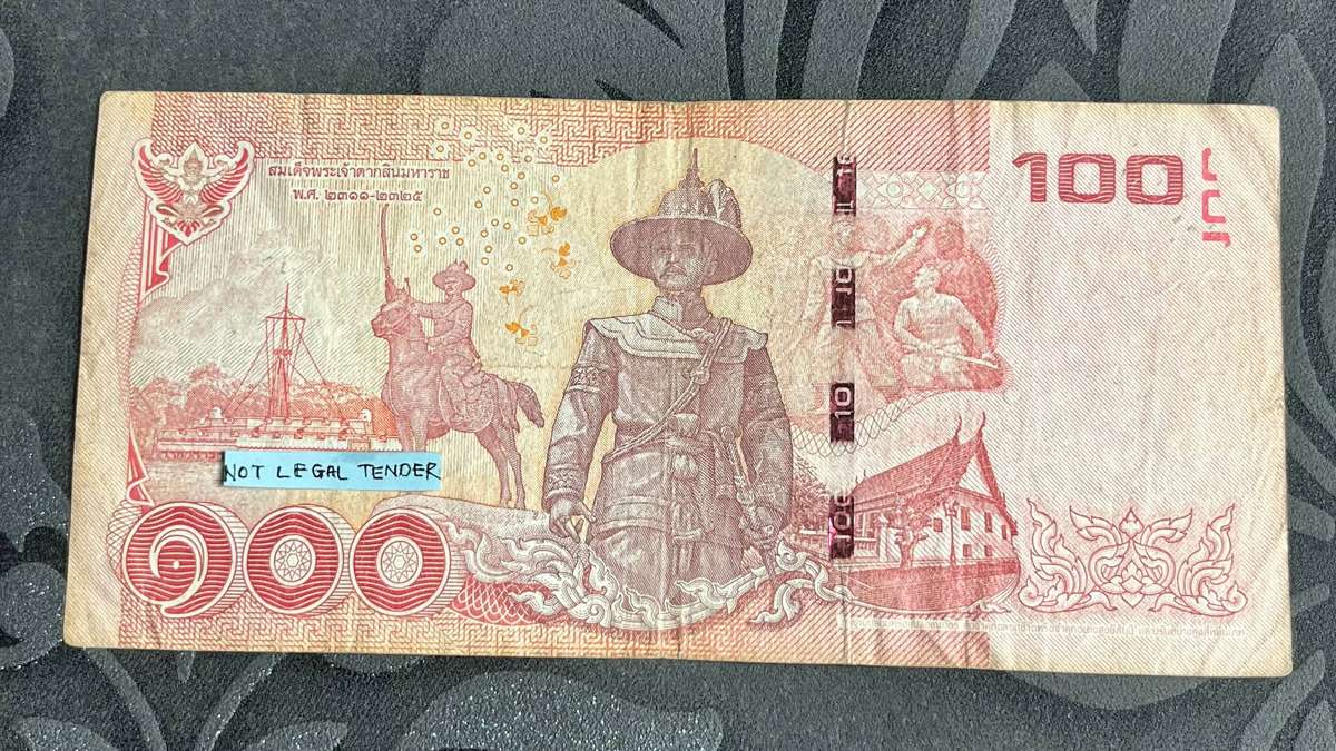 Thailand 100 Baht Banknote King Bhumibol Rama IX
