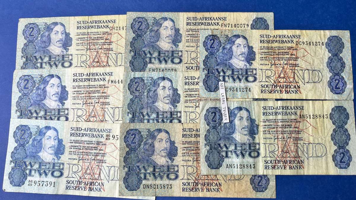 Governor G.P.C. de Kock  2 Rand Banknote Lot (8 Notes)