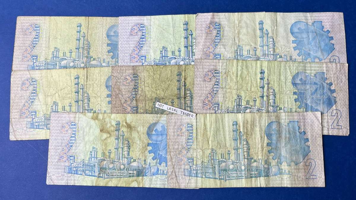 Governor G.P.C. de Kock  2 Rand Banknote Lot (8 Notes)