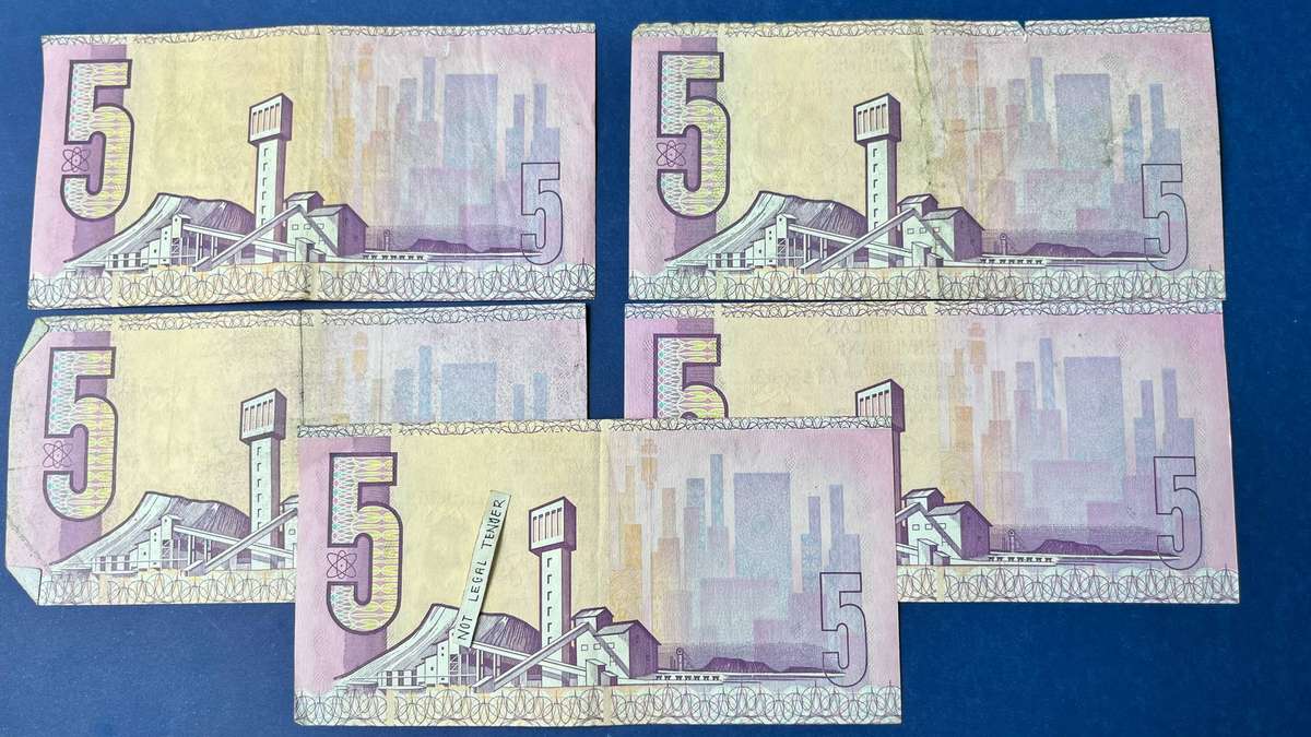 Governor C.L. Stals  5 Rand Banknote Lot (5 Notes)