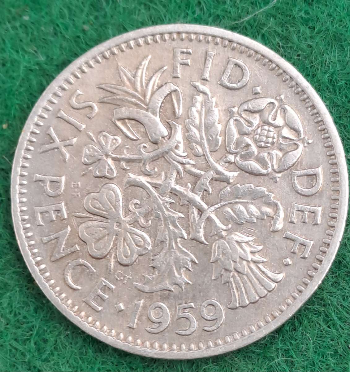 1959 United Kingdom 6 Pence - Elizabeth II 1st portrait, without 'BRITT:OMN'