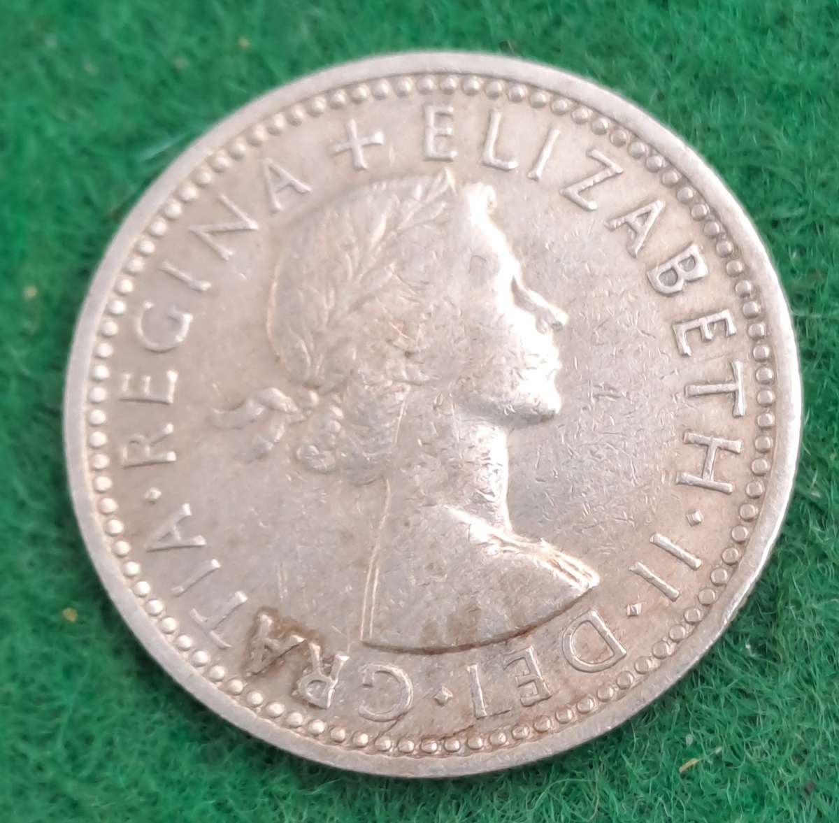 1959 United Kingdom 6 Pence - Elizabeth II 1st portrait, without 'BRITT:OMN'