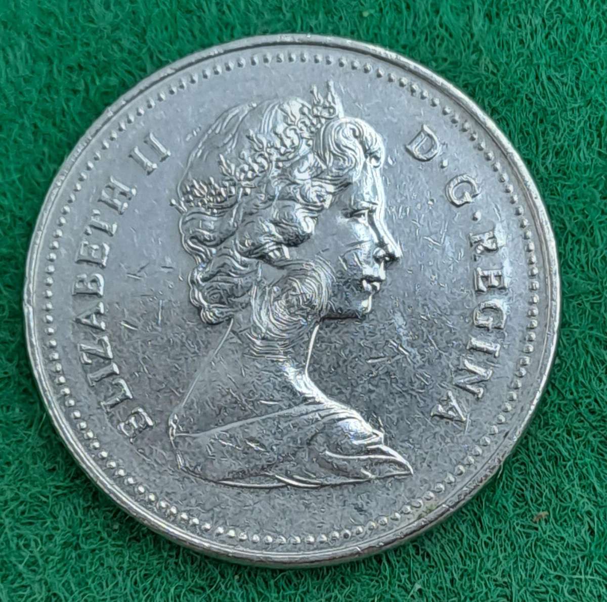 Canada 1980 5 Cents - 10 Cents - Elizabeth II 2nd portrait modified