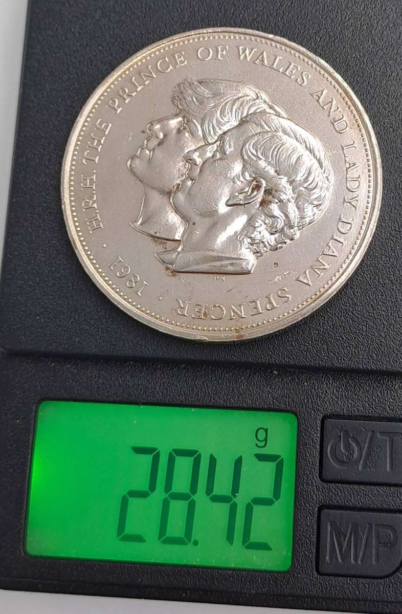 1981 United Kingdom 25 New Pence - Elizabeth II Royal Wedding