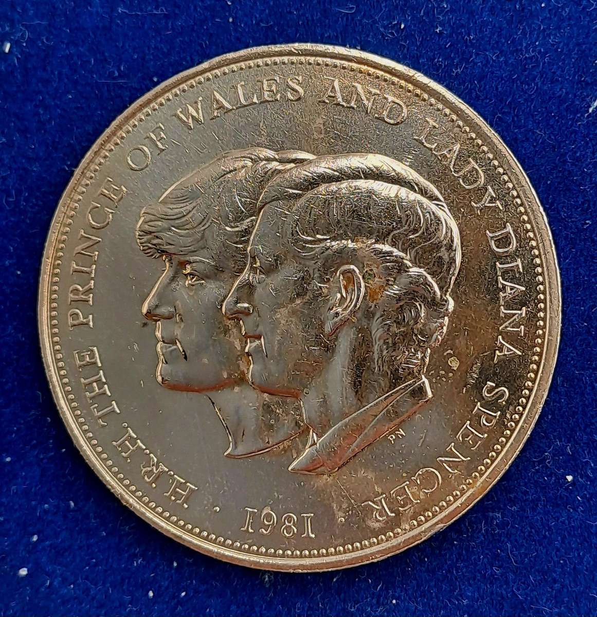 1981 United Kingdom 25 New Pence - Elizabeth II Royal Wedding