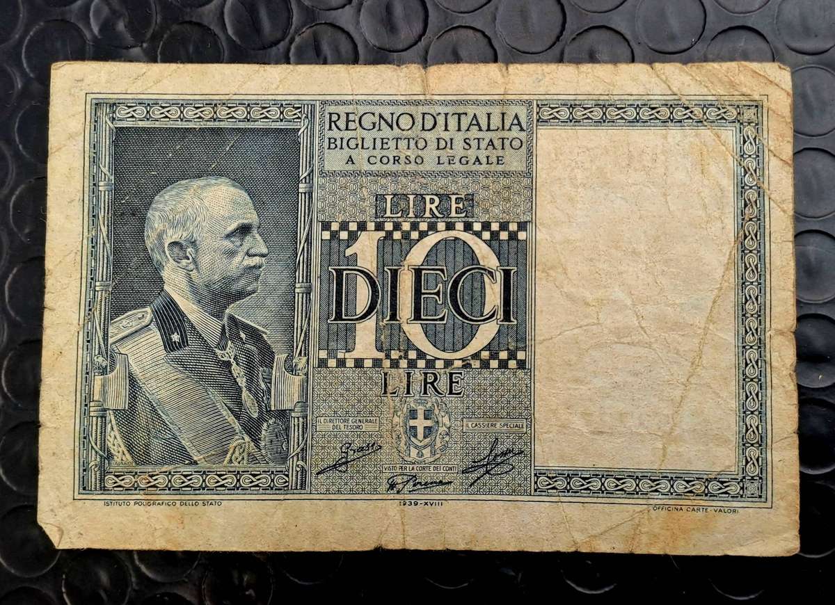 1935 ITALY 10 Lire - Vittorio Emanuele IIIBank Note -Circulated