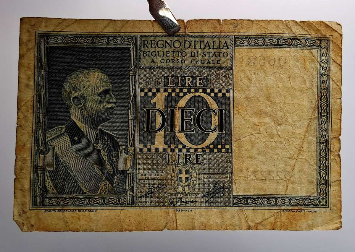 1935 ITALY 10 Lire - Vittorio Emanuele IIIBank Note -Circulated