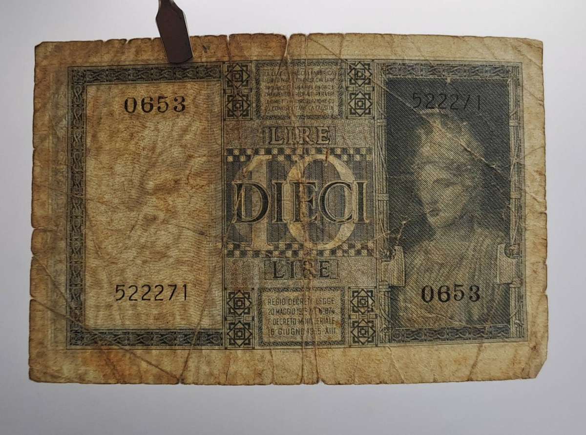 1935 ITALY 10 Lire - Vittorio Emanuele IIIBank Note -Circulated