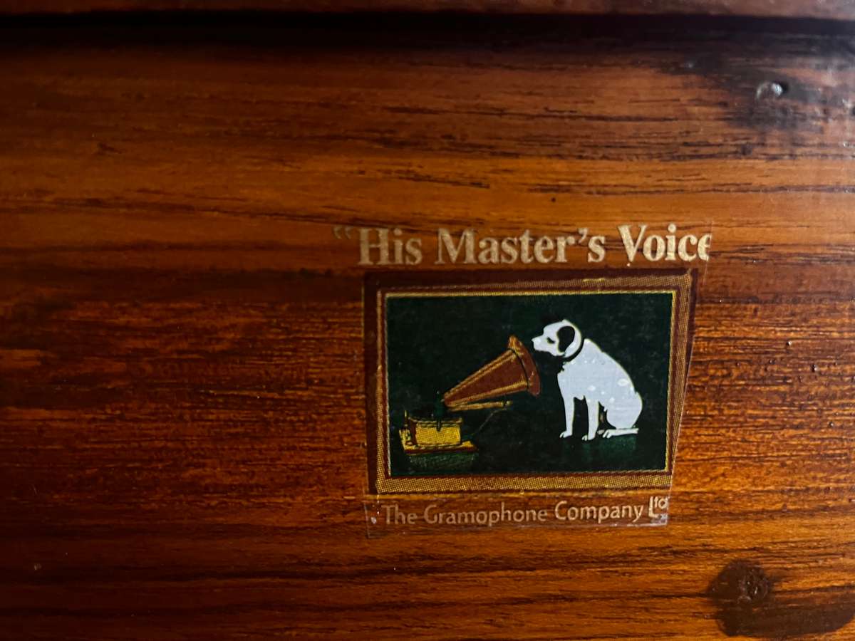 His Master's voice Gramaphone