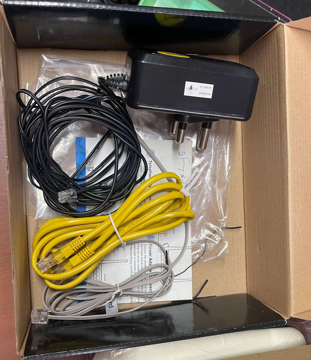 Aztech HW550-3G (700WR-3G) ADSL2+ Wireless N 4-Port Router - Excellent Condition