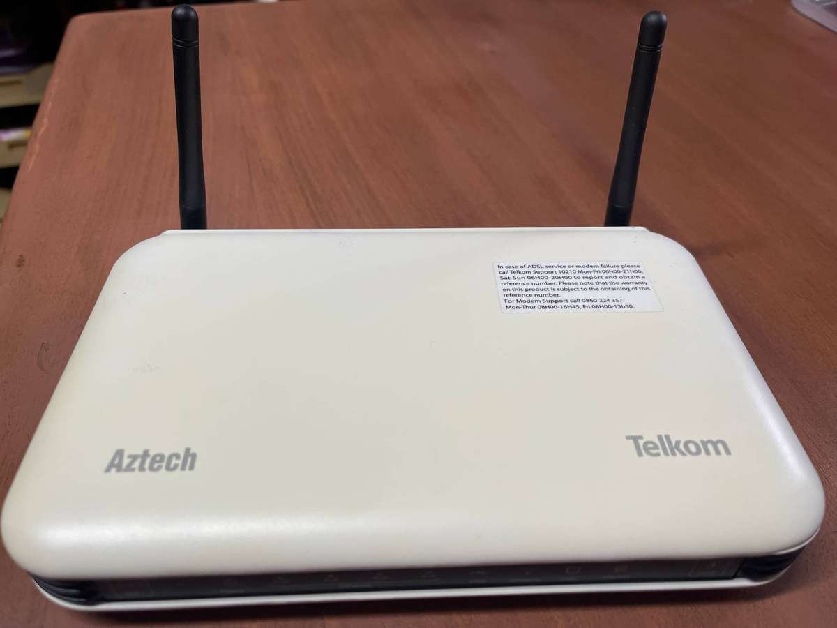 Aztech HW550-3G (700WR-3G) ADSL2+ Wireless N 4-Port Router - Excellent Condition