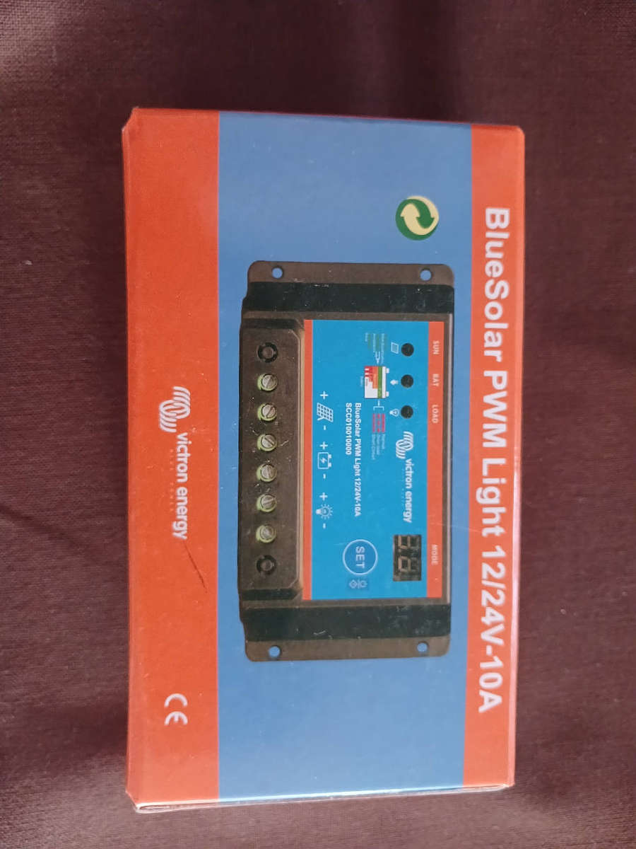 Victron BlueSolar PWM-Light Charge Controller 12/24V-10A.