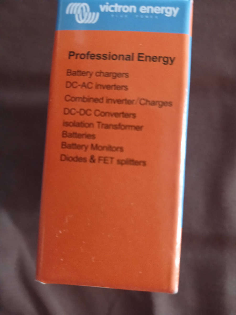 Victron BlueSolar PWM-Light Charge Controller 12/24V-10A.