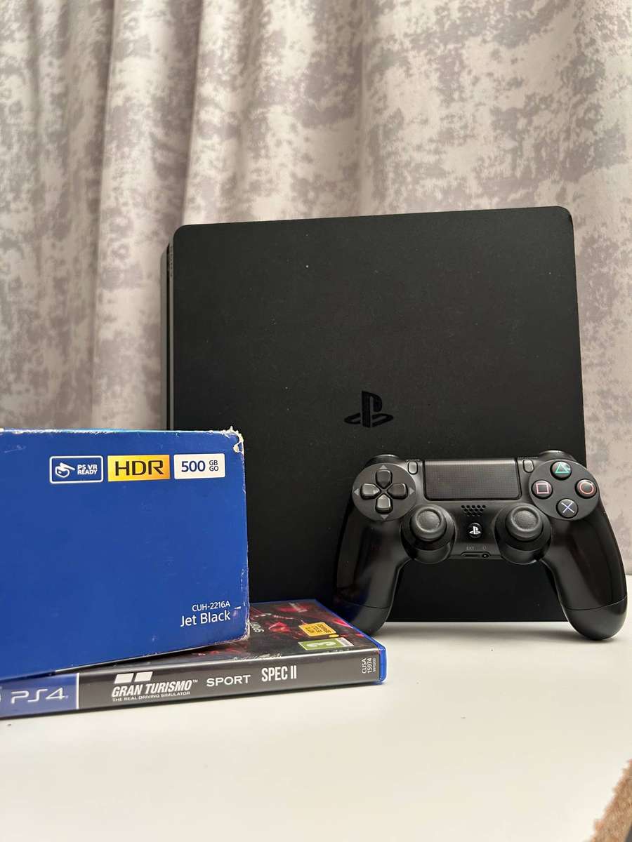 PS4 Slim Console (500GB) - Jet Black - Incl. Controller & Gran Turismo Sport