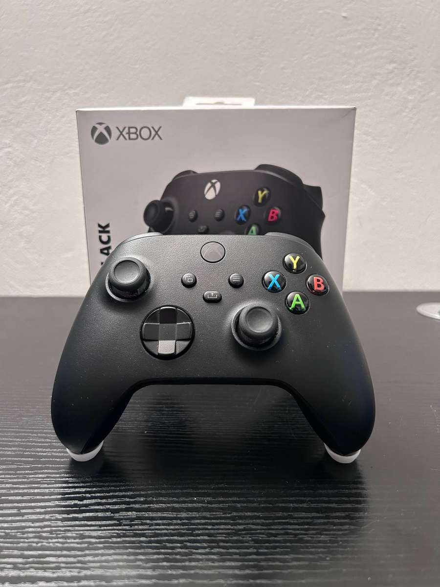 Xbox Series X|S Wireless Controller  Carbon Black (Open Box)