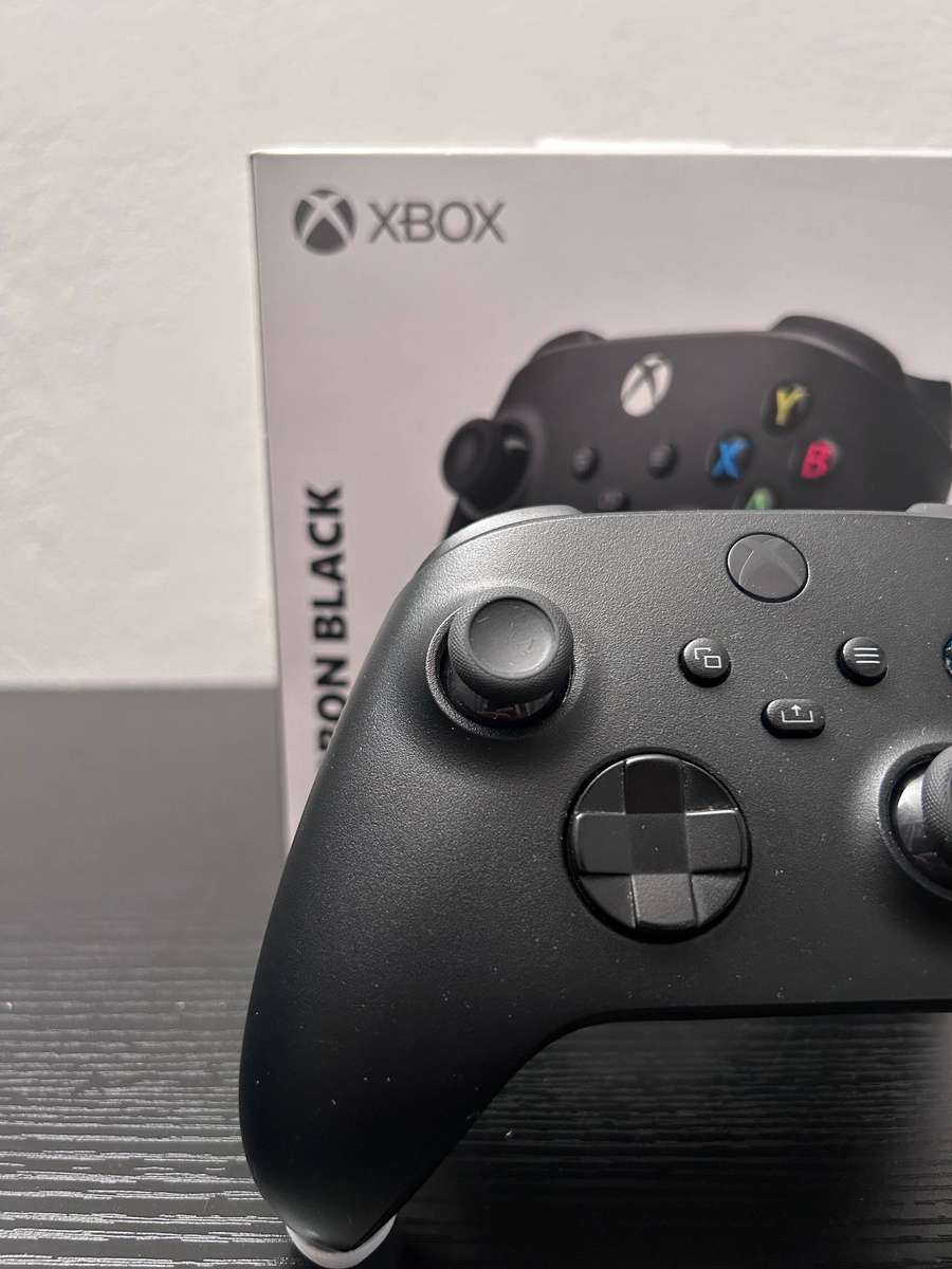 Xbox Series X|S Wireless Controller  Carbon Black (Open Box)