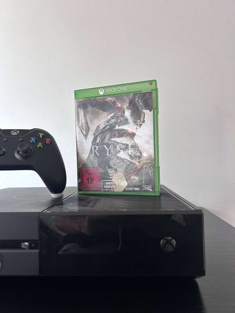 Xbox One Console Bundle  Includes Wireless Controller & Ryse: Son of Rome (Pre-owned)