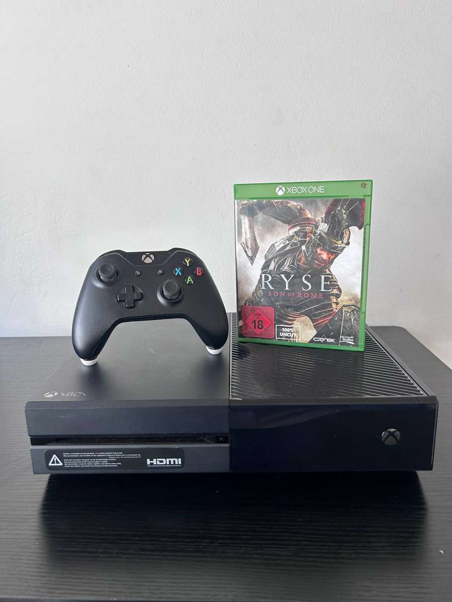Xbox One Console Bundle  Includes Wireless Controller & Ryse: Son of Rome (Pre-owned)