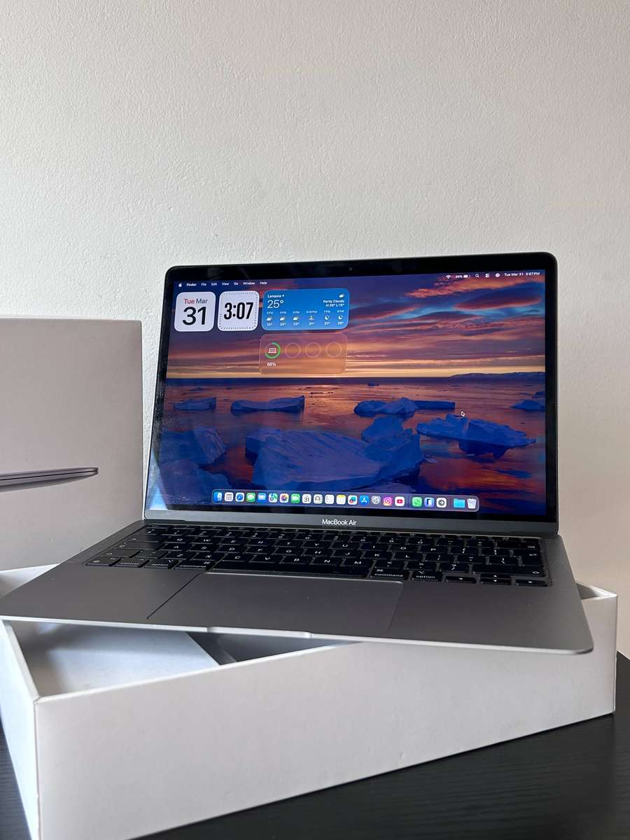 Apple Macbook Air M1 8GB RAM - 256GB SSD - Space Grey