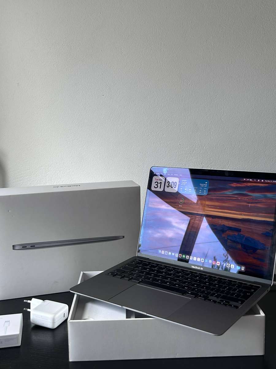 Apple Macbook Air M1 8GB RAM - 256GB SSD - Space Grey