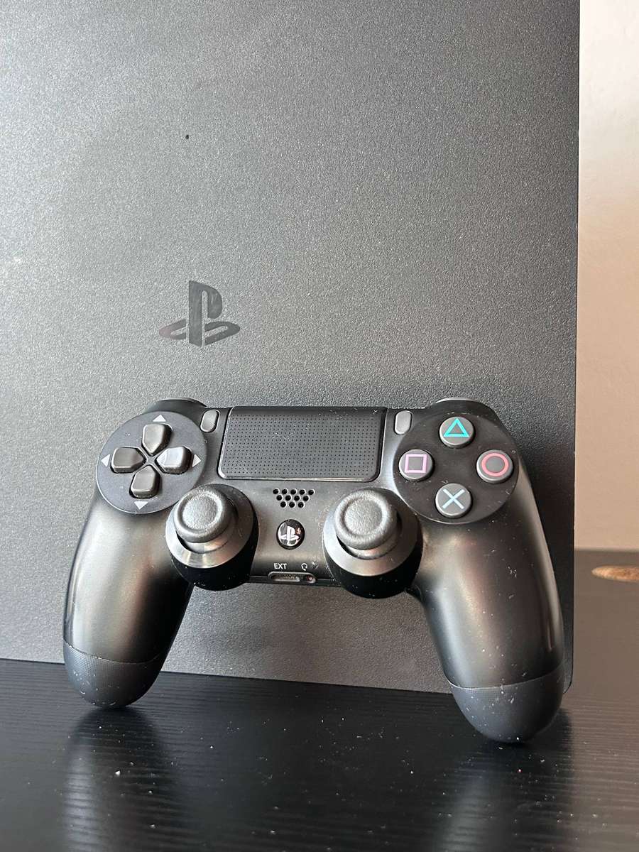 Sony PlayStation 4 Slim 500GB Bundle - Jet Black - Grand Theft Auto V Included
