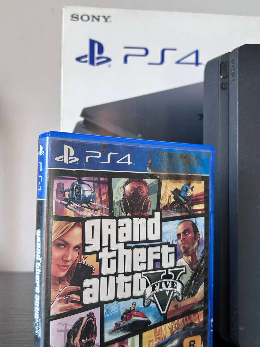 Sony PlayStation 4 Slim 500GB Bundle - Jet Black - Grand Theft Auto V Included