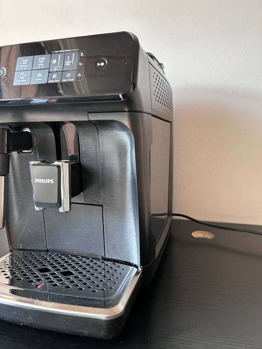 Philips 1200 Series Fully Automatic Espresso Machine - Classic Milk Frother - Black