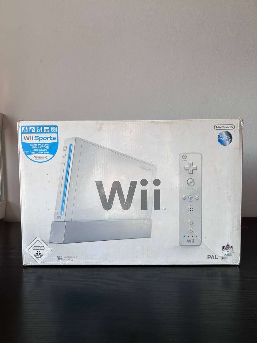 Nintendo Wii Bundle - Original White Console - Complete in Box