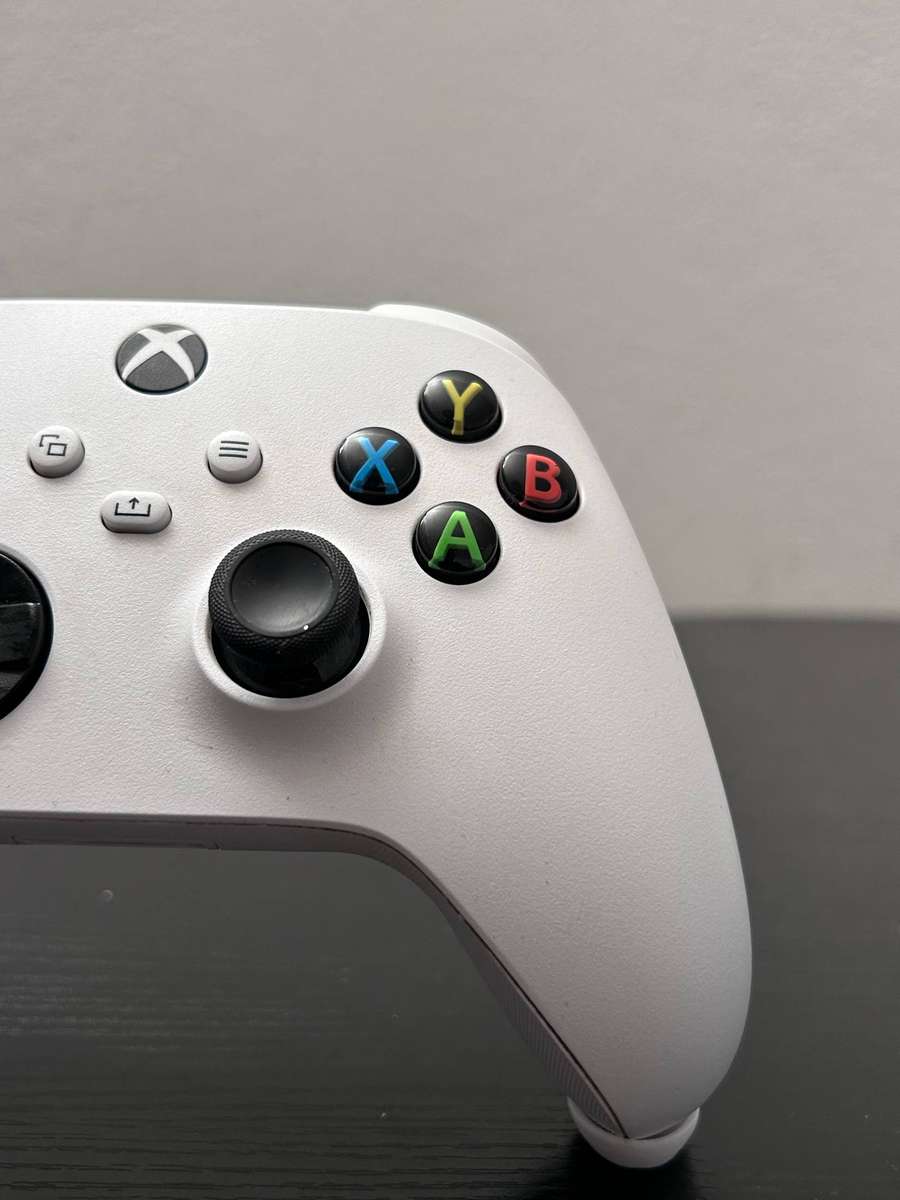 Xbox Series S/X Wireless Controller (Robot White) - Pre-owned