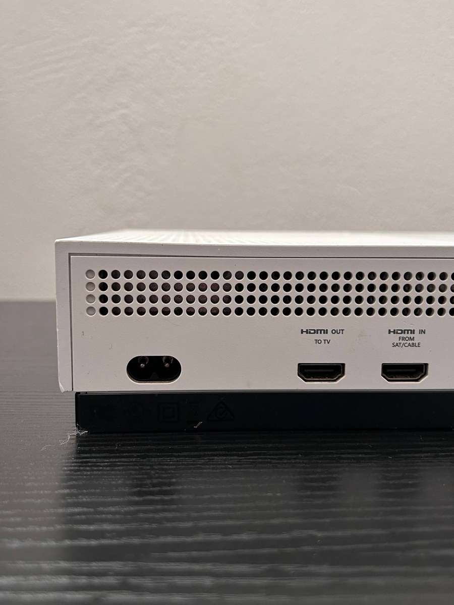 Xbox One S (Robot White) - Console Only - SPARES/REPAIRS
