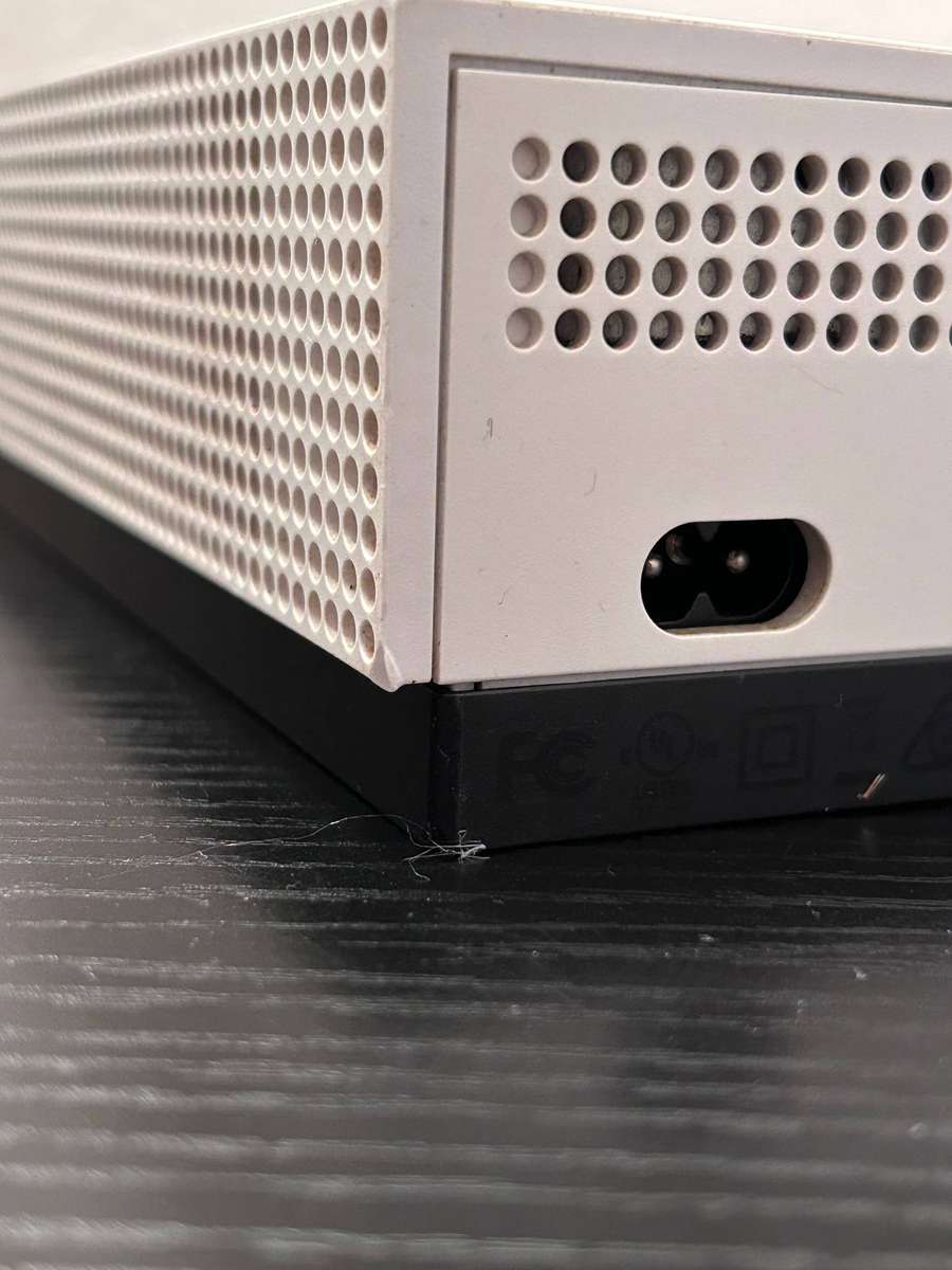 Xbox One S (Robot White) - Console Only - SPARES/REPAIRS