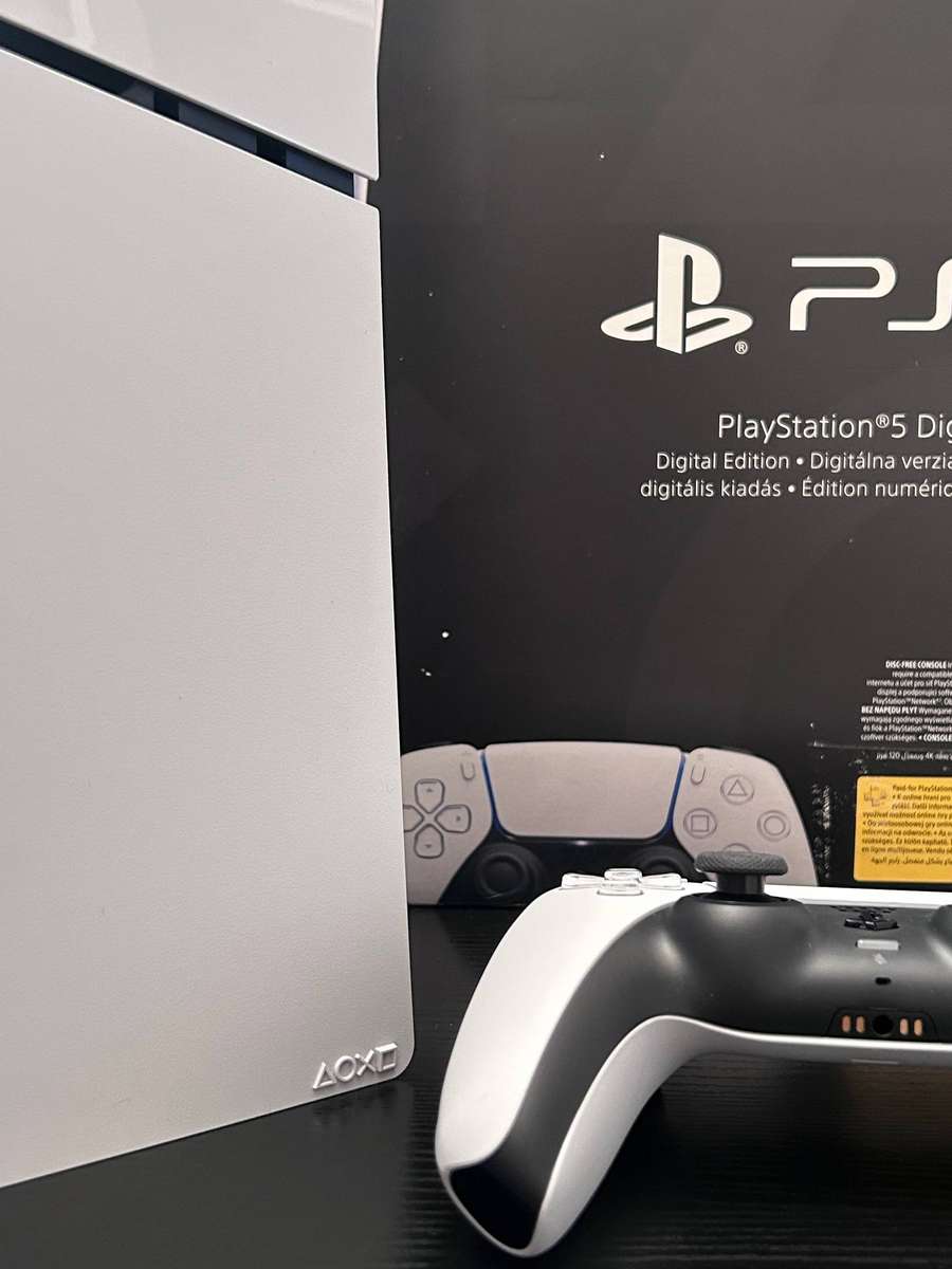 Sony PlayStation 5 (PS5) Slim Digital Edition 1TB - Pre-owned