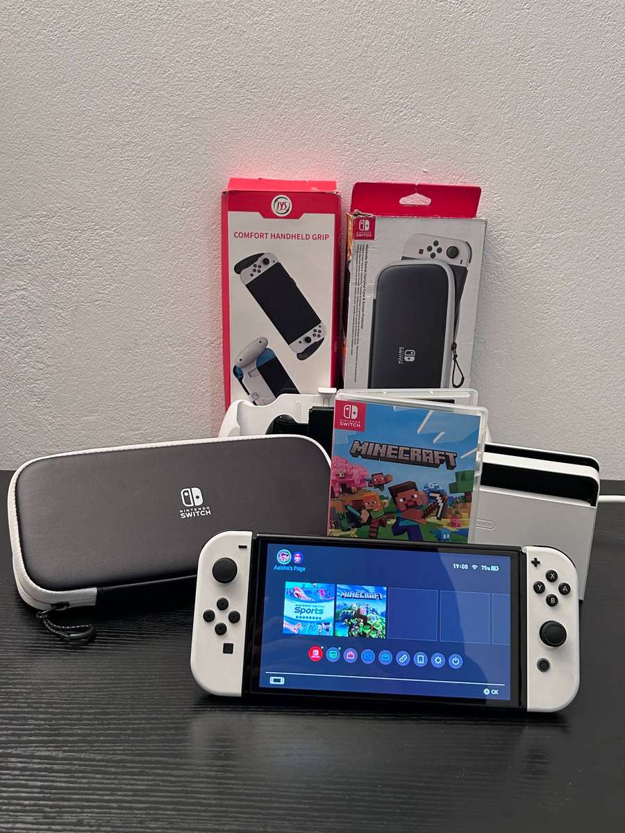 Nintendo Switch OLED White Bundle - Minecraft, Carrying Case & Comfort Grip